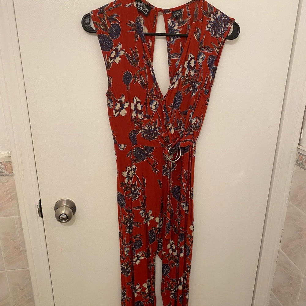 Floral Jumpsuit w Belt